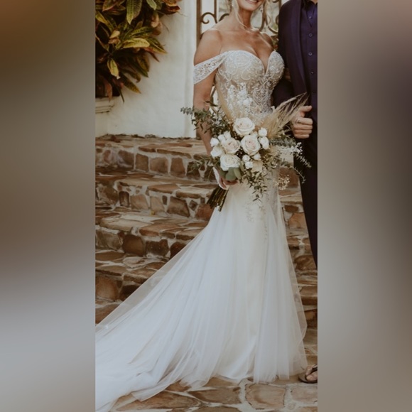 Beloved unconditionally yours Bridal by CASABLANCA - Picture 9 of 11